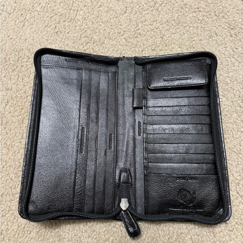 Stingray Passport holder wallet - Picture 4 of 6